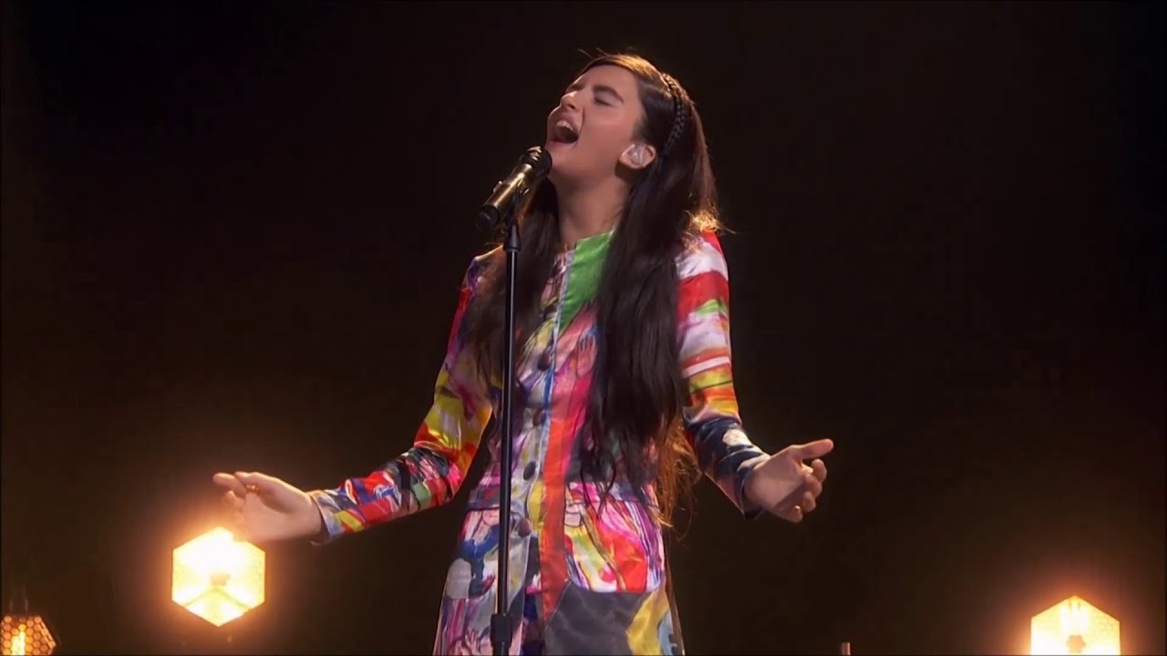 Garota de 13 anos ARREPIA o mundo cantando sua versão de 'Bohemian Rhapsody'