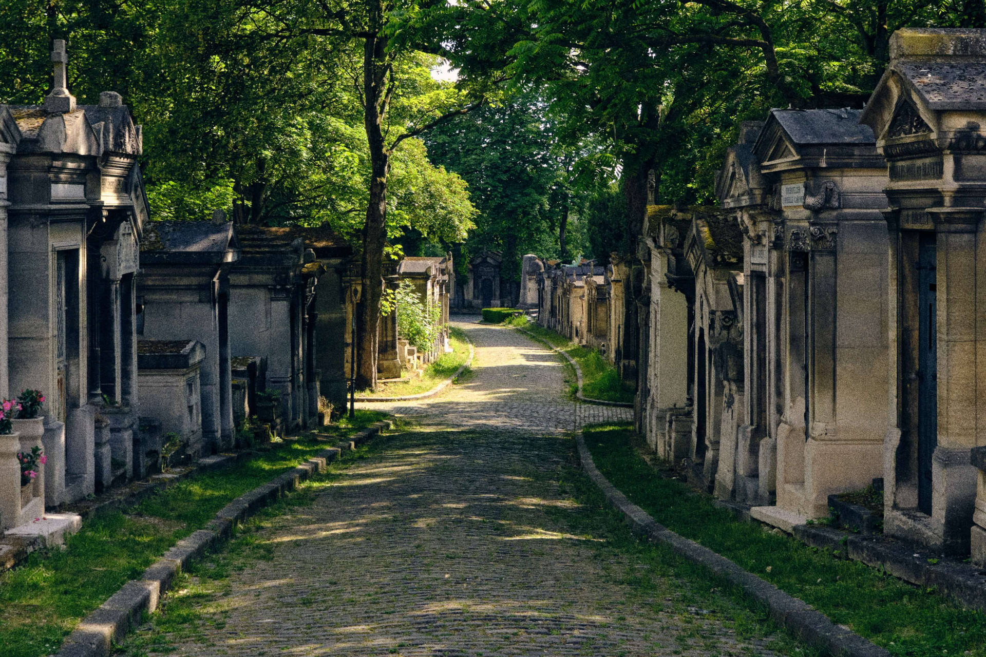 17 cemitérios para conhecer que passam bem longe de serem assustadores (Imagens: Unsplash)