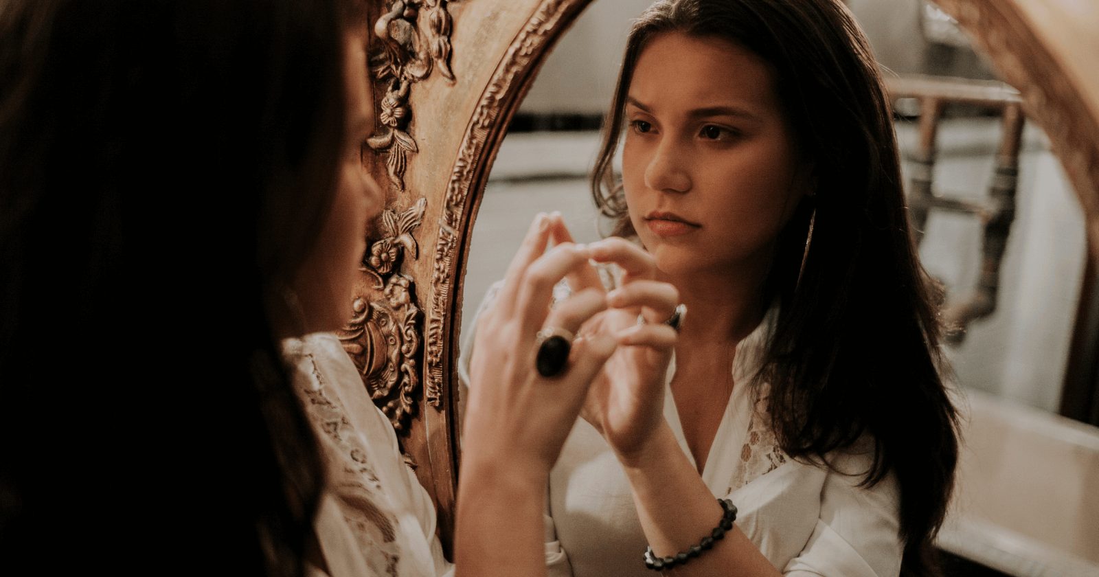 63 frases sobre espelho para te fazer pensar bastante sobre seu reflexo e quem você é