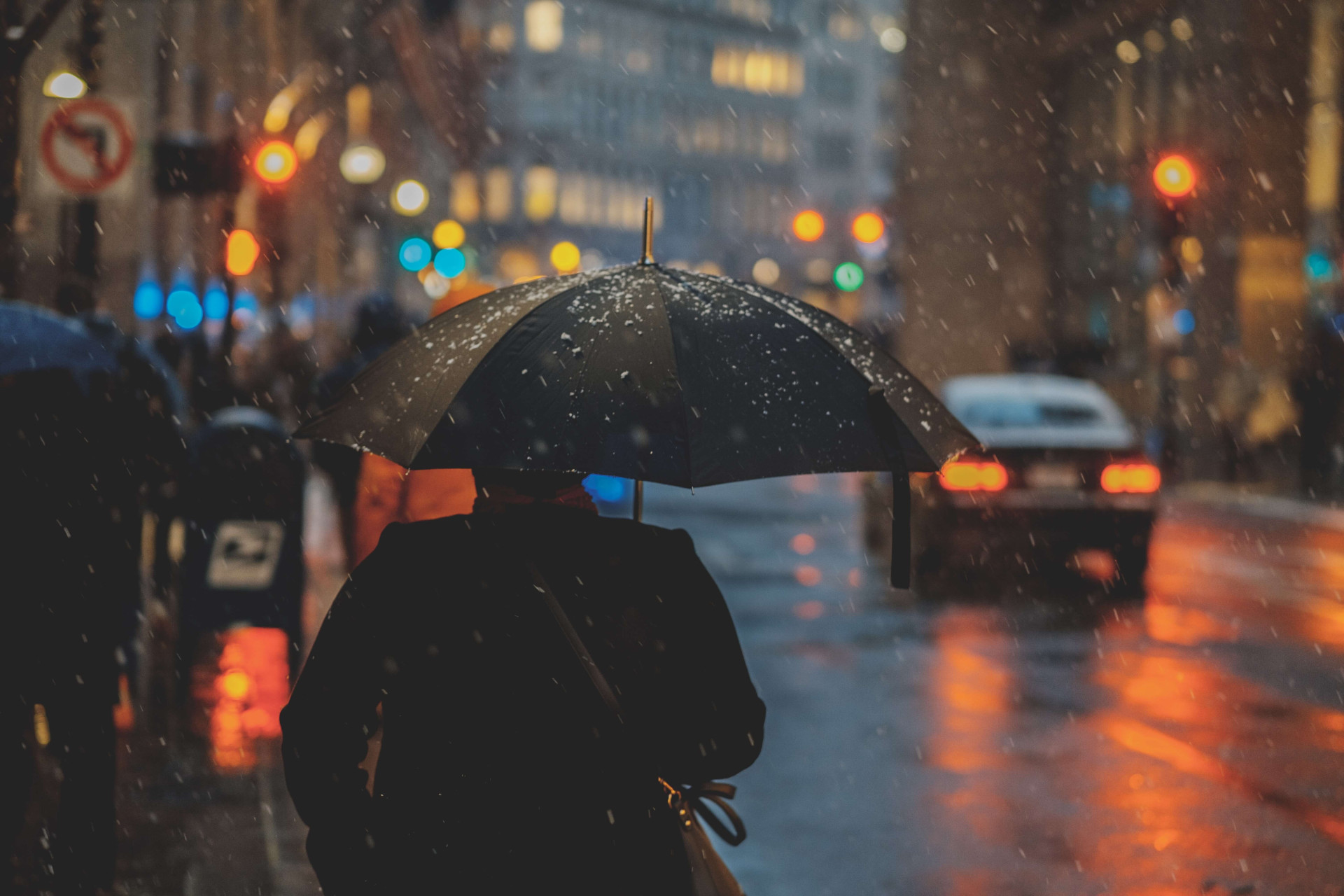 14 destinos chuvosos para quem ama um tempinho frio para fazer nada (Imagens: Unsplash)