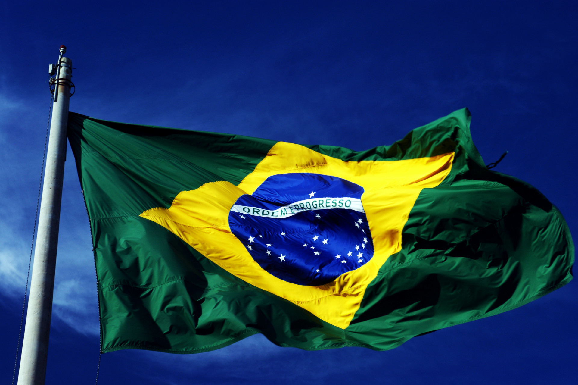 Qual o verdadeiro significado das cores da bandeira do Brasil? É muito mais interessante do que pensas