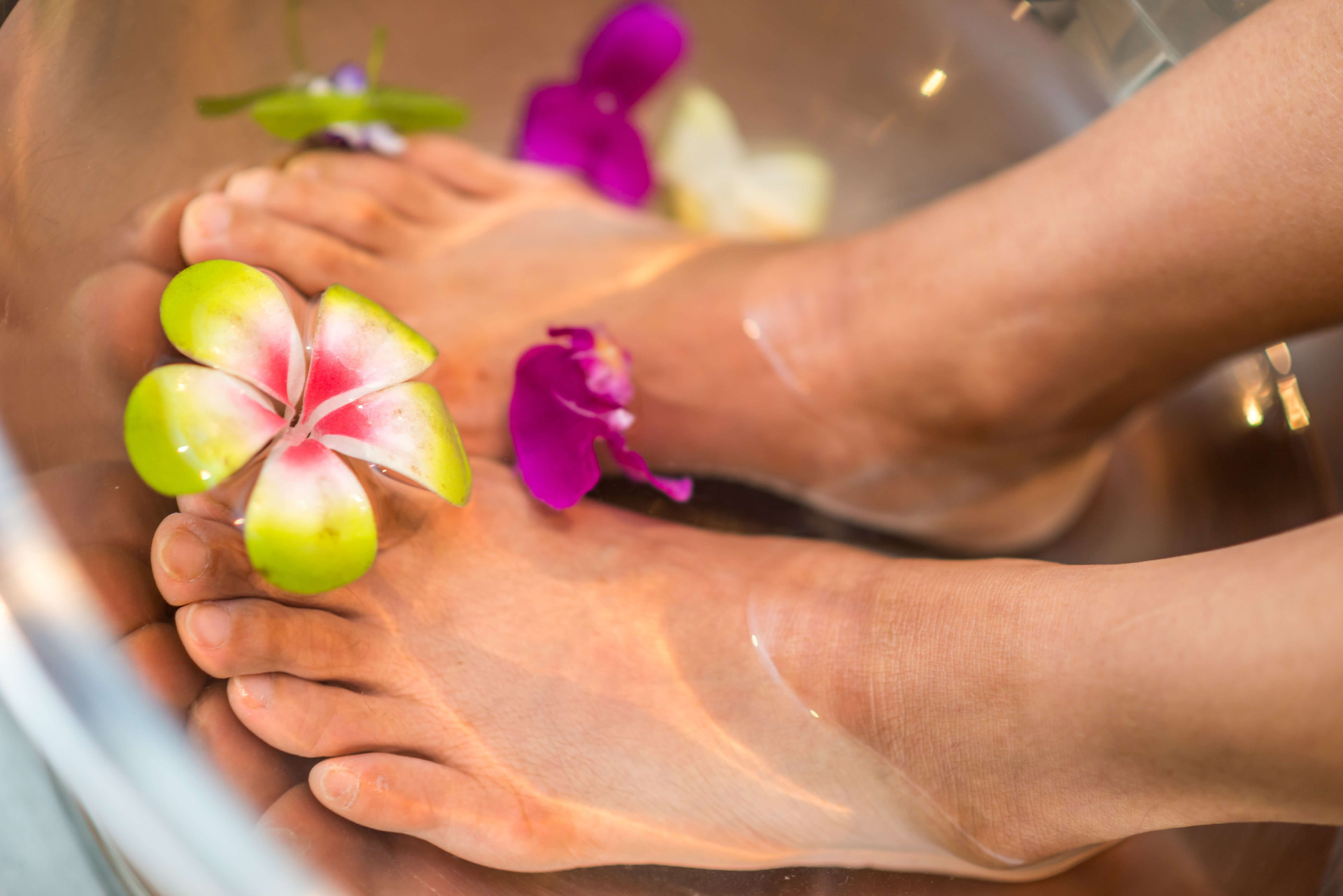 Significado espiritual de lavar os pés: saiba o que quer dizer (Imagens: Unsplash)